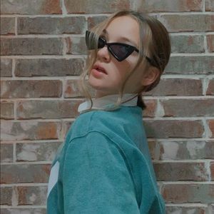 Meet your Posher, Carolina